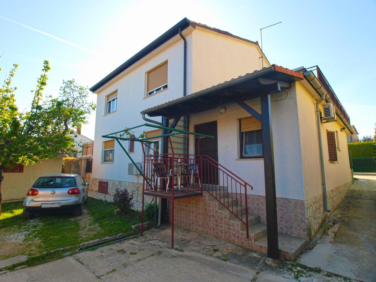 Apartments Luciano 1576 Лижнян Екстер'єр фото
